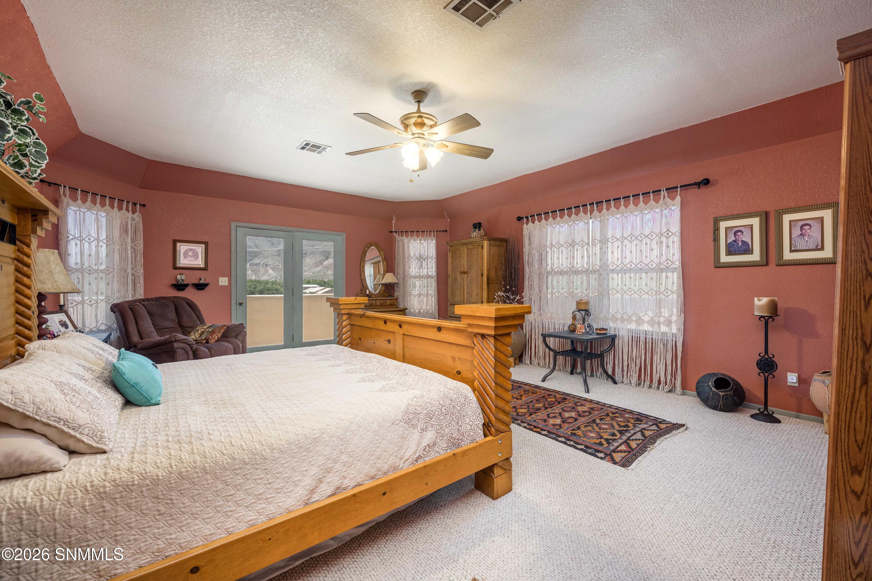 19_Master Bedroom_35