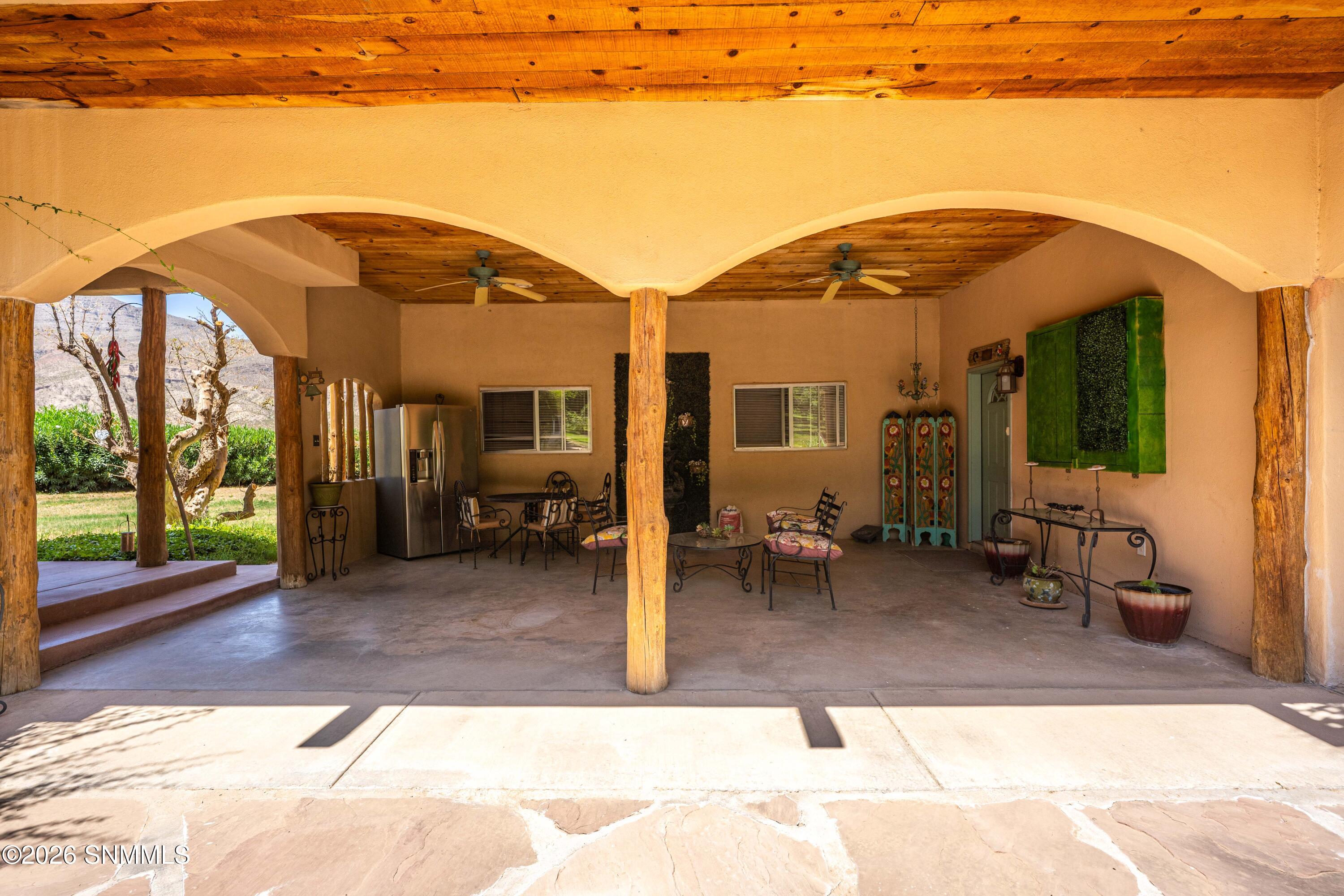 31_Covered Porch_Casita_71