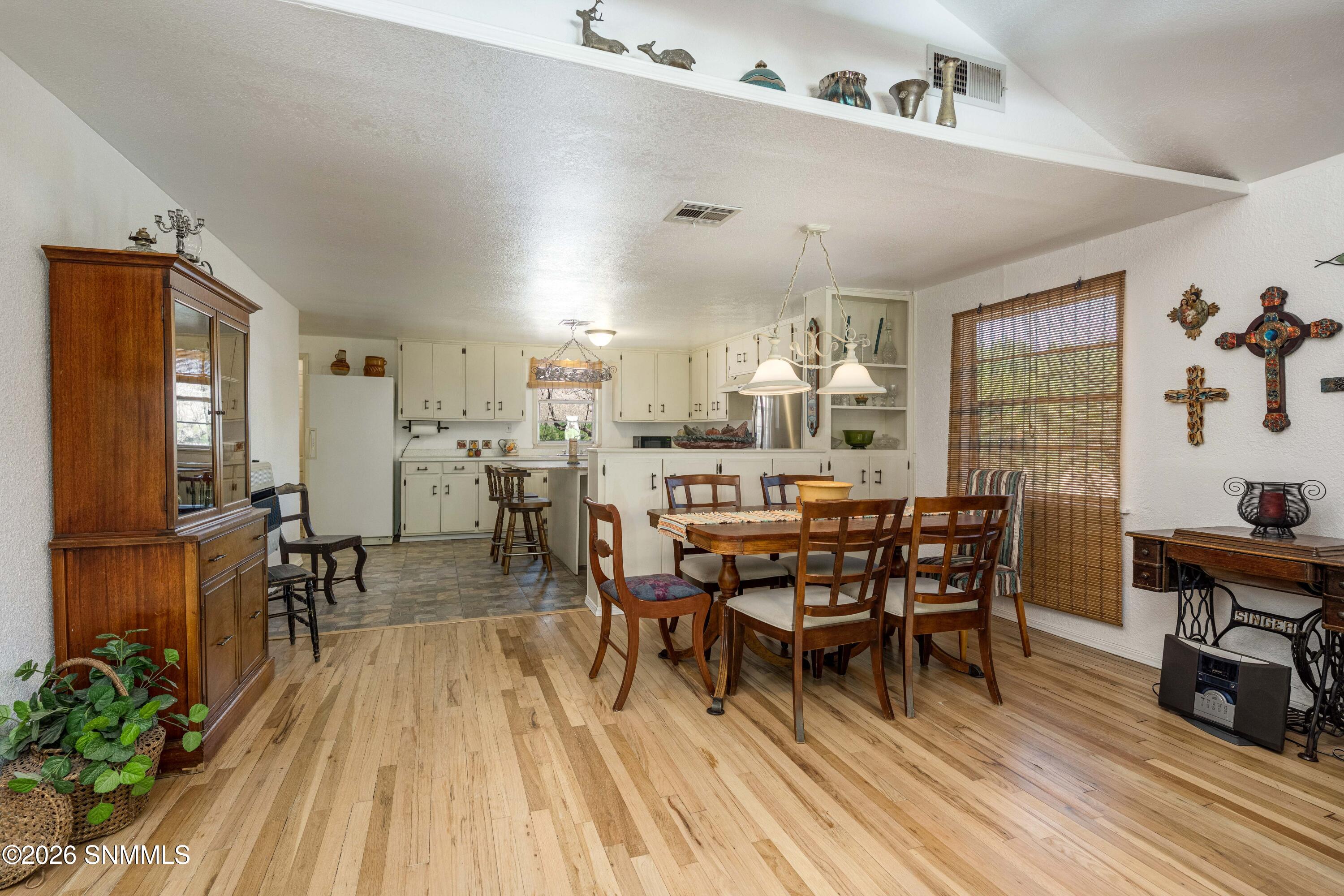 35_Casita Dining_Kitchen_76