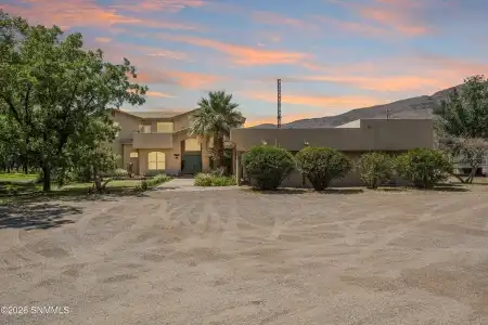 945 Eagle Wings Road, Las Cruces, New Mexico 88007, 4 Bedrooms Bedrooms, ,5 BathroomsBathrooms,Residential,For Sale,Eagle Wings,2602421