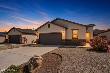 4242 Desert Lily Drive, Las Cruces, New Mexico 88007, 4 Bedrooms Bedrooms, ,2 BathroomsBathrooms,Residential,For Sale,Desert Lily,2602422