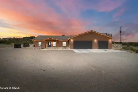 5707 Mauer Road, Las Cruces, New Mexico 88005, 3 Bedrooms Bedrooms, ,2.5 BathroomsBathrooms,Residential,For Sale,Mauer,2602432