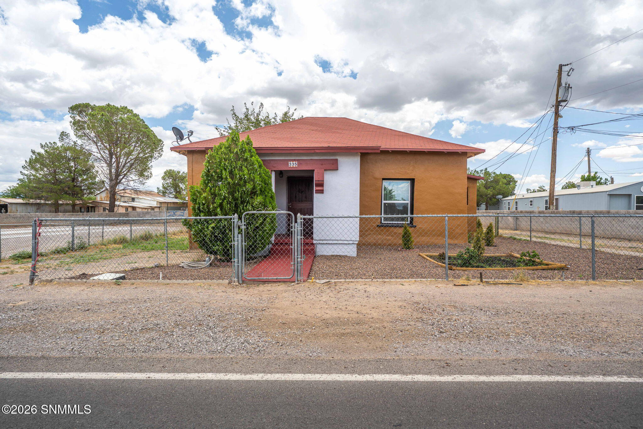 2-web-or-mls-Snappin Homes (Armstrong335