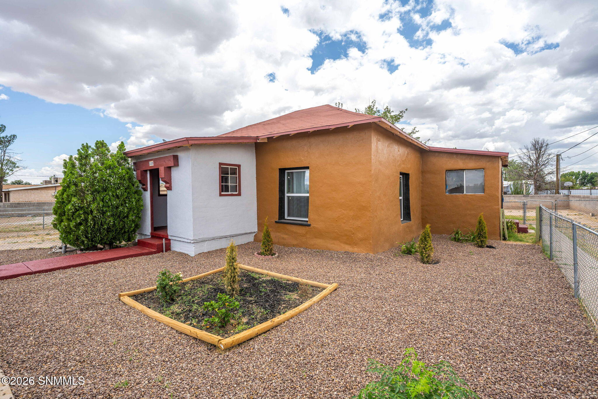 4-web-or-mls-Snappin Homes (Armstrong335