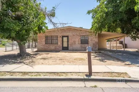 1440 Juniper, Las Cruces, New Mexico 88001, 3 Bedrooms Bedrooms, ,2 BathroomsBathrooms,Residential,For Sale,Juniper,2602451