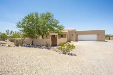 5160 Calle Bellisima Road, Las Cruces, New Mexico 88011, 4 Bedrooms Bedrooms, ,3.5 BathroomsBathrooms,Residential,For Sale,Calle Bellisima,2602458