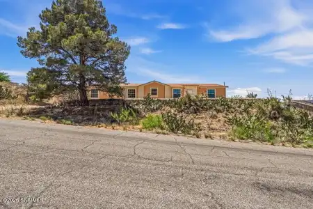 5219 Chiricahua Trail, Las Cruces, New Mexico 88012, 3 Bedrooms Bedrooms, ,3 BathroomsBathrooms,Residential,For Sale,Chiricahua,2601319