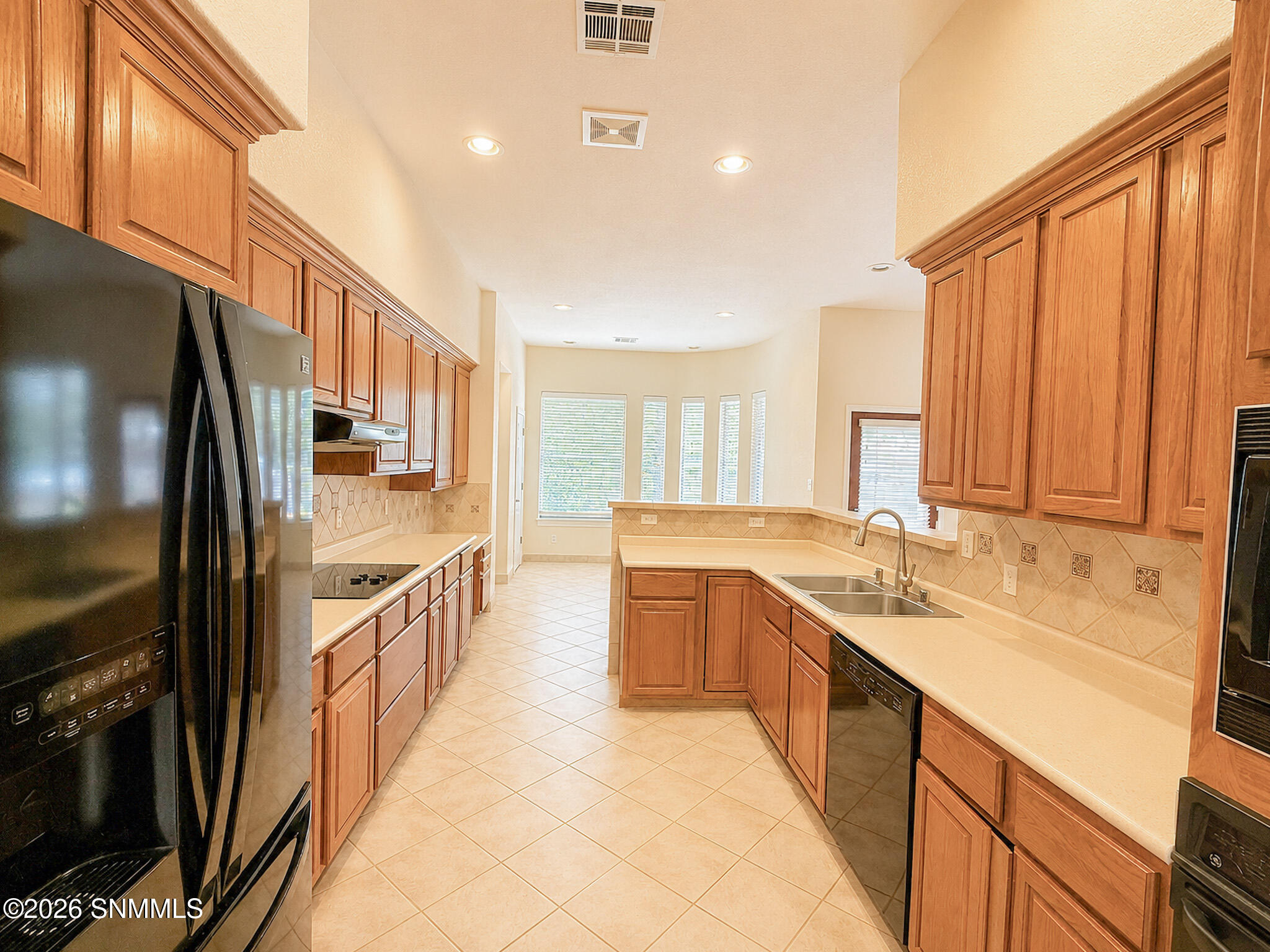 AM - Kitchen Cooktop and Ovens