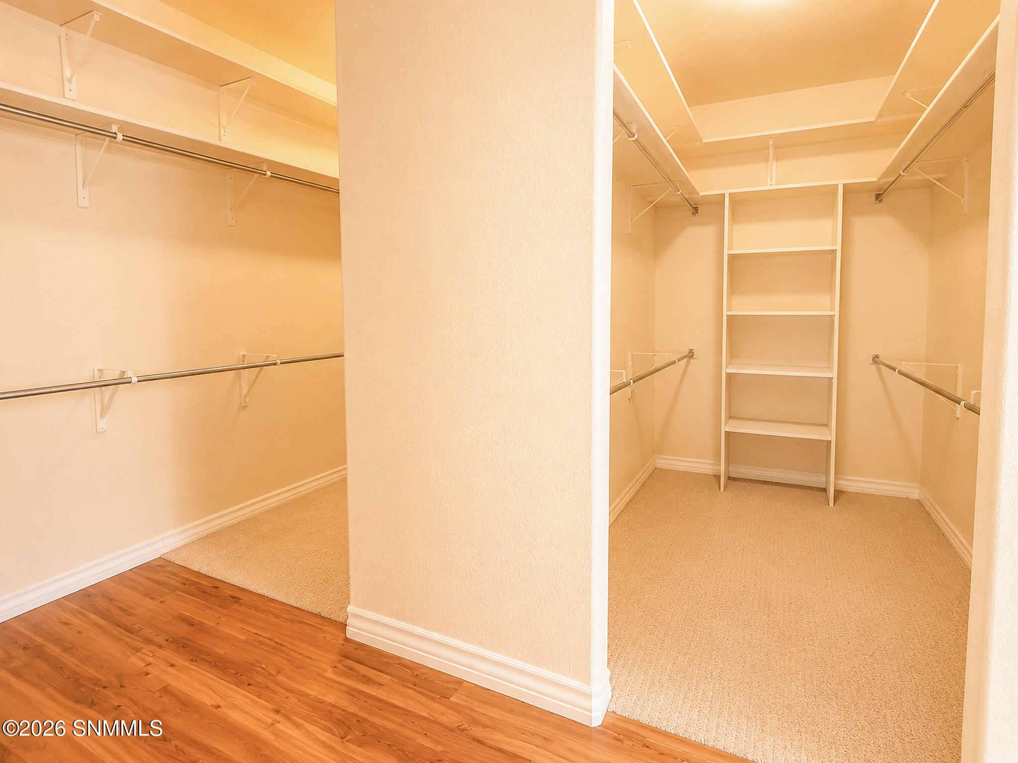 AU - Master Dual Closets