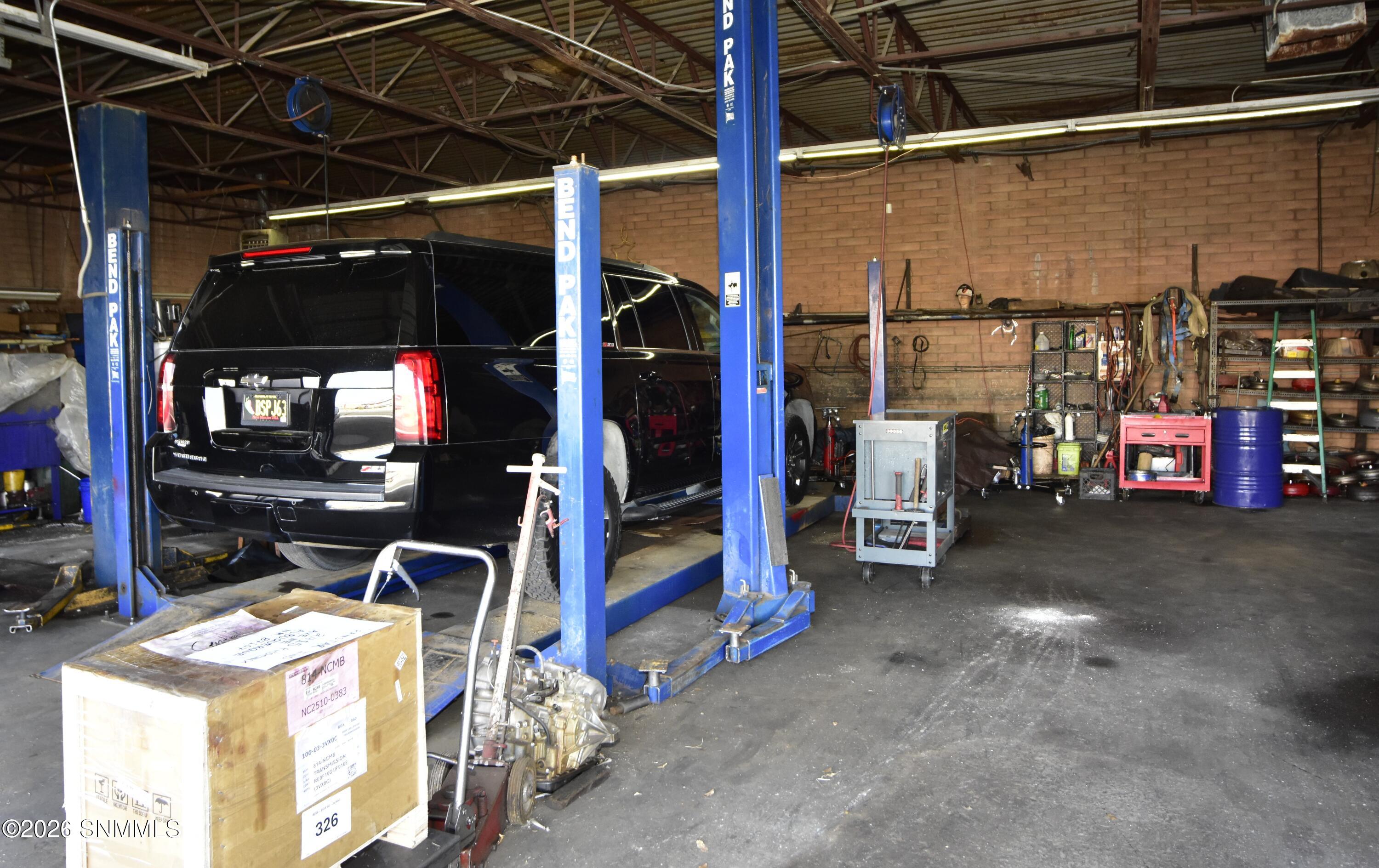 Shop Bay 2
