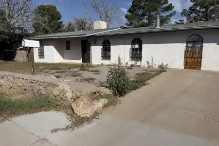 332 Terry Drive, Las Cruces, New Mexico 88007, 3 Bedrooms Bedrooms, ,2 BathroomsBathrooms,Residential,For Sale,Terry,2602505