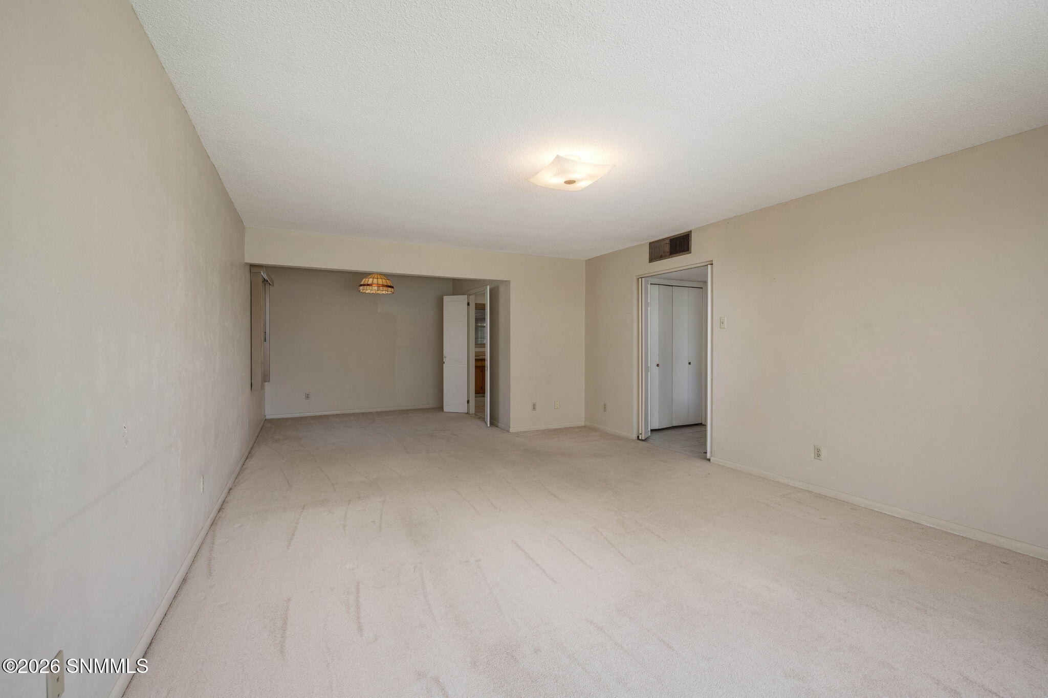 14-web-or-mls-Snappin Homes (Carlyle2220