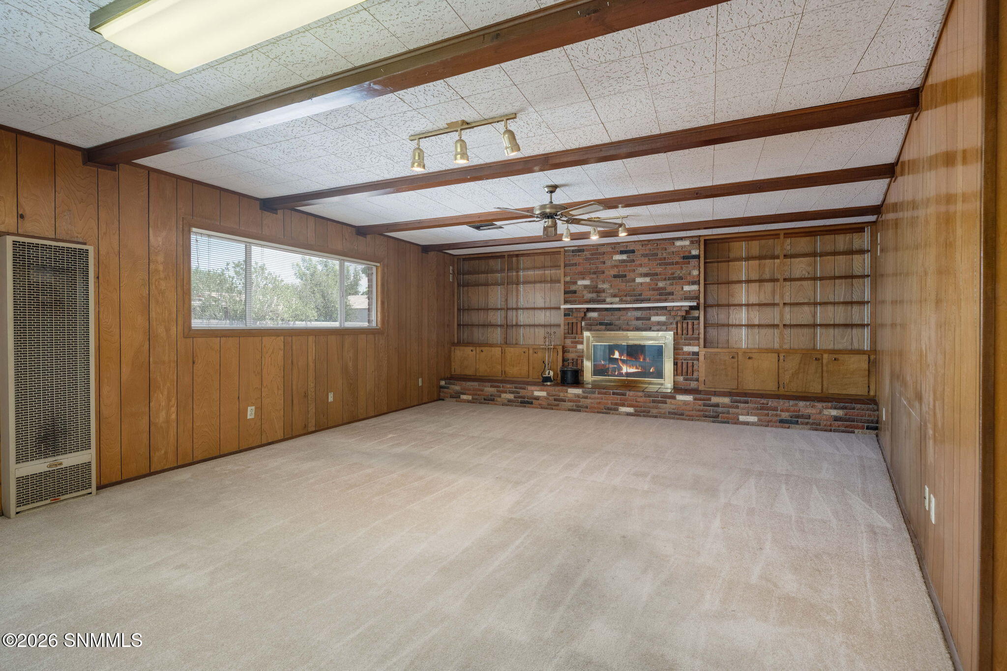 16-web-or-mls-Snappin Homes (Carlyle2220