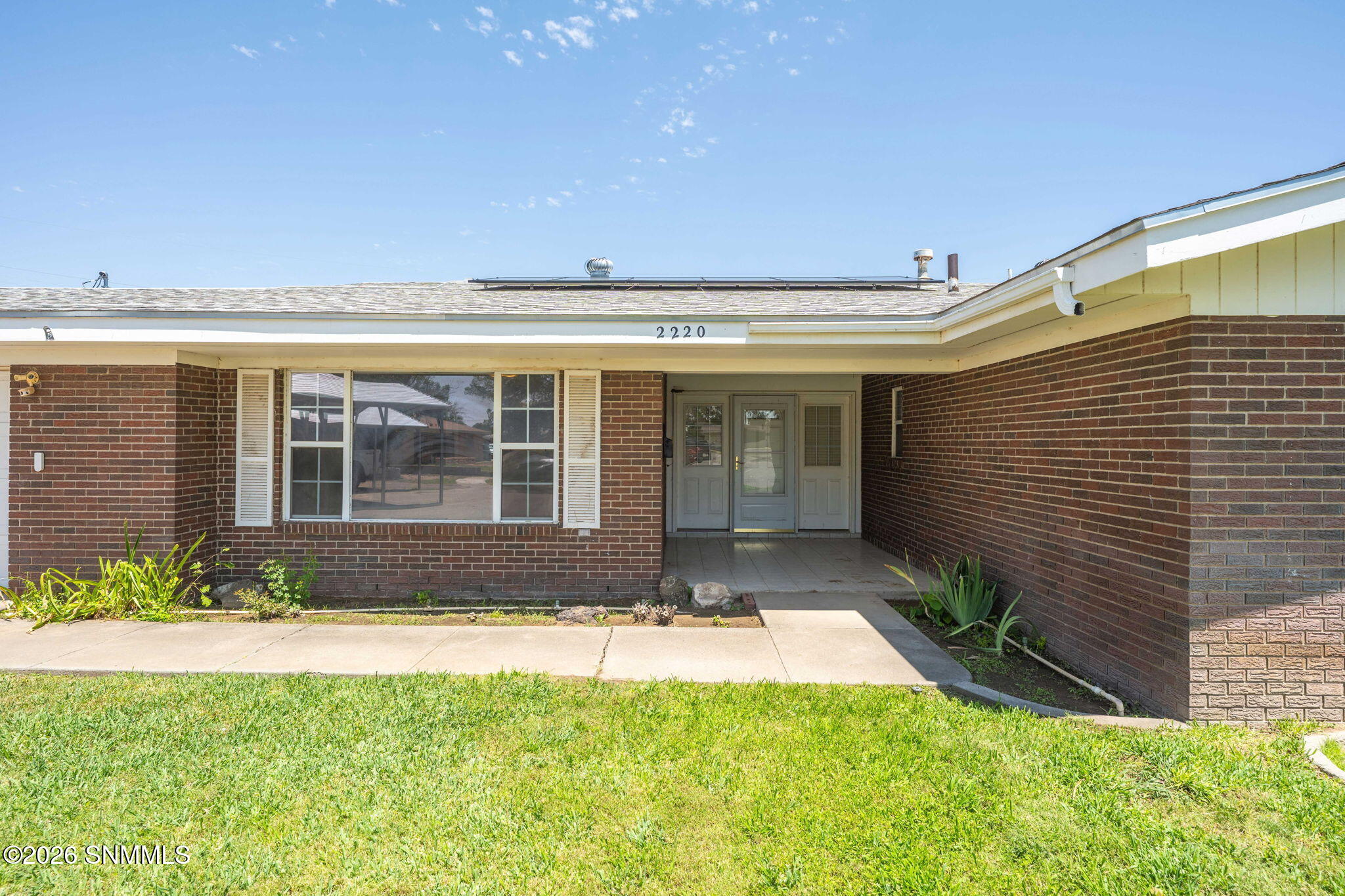3-web-or-mls-Snappin Homes (Carlyle2220)