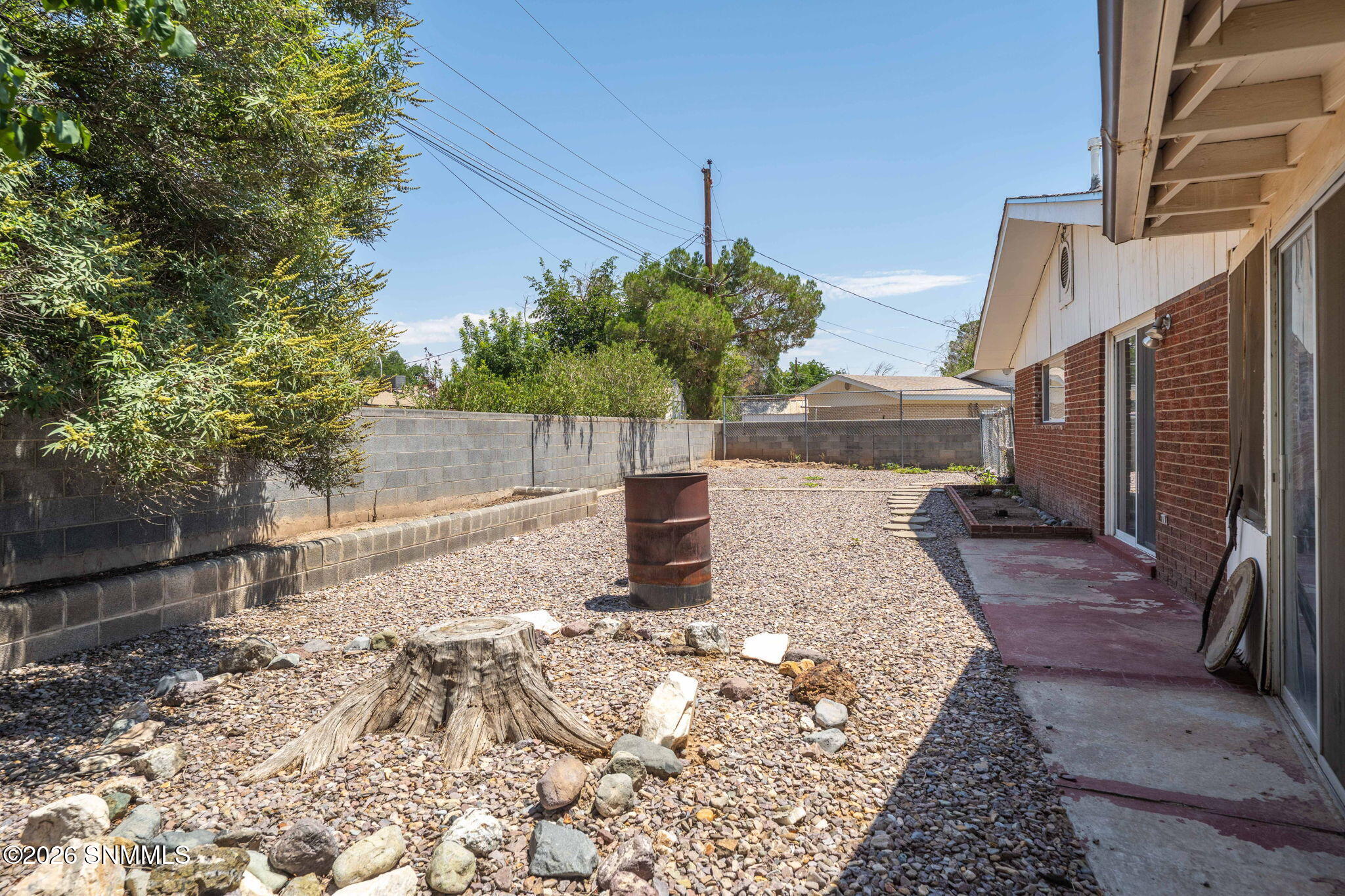 34-web-or-mls-Snappin Homes (Carlyle2220