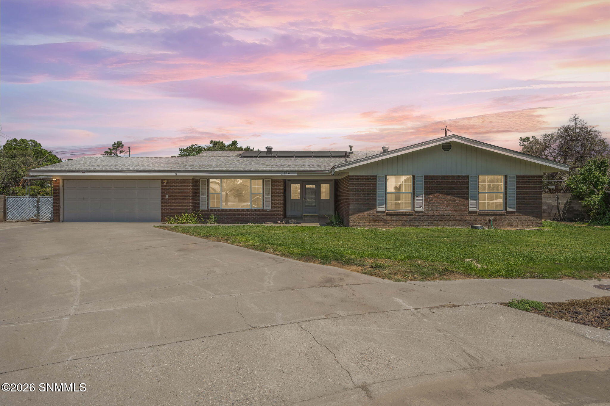 47-web-or-mls-Snappin Homes (Carlyle2220