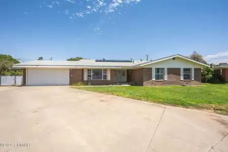 2220 Carlyle Place, Las Cruces, New Mexico 88005, 4 Bedrooms Bedrooms, ,2 BathroomsBathrooms,Residential,For Sale,Carlyle,2602508