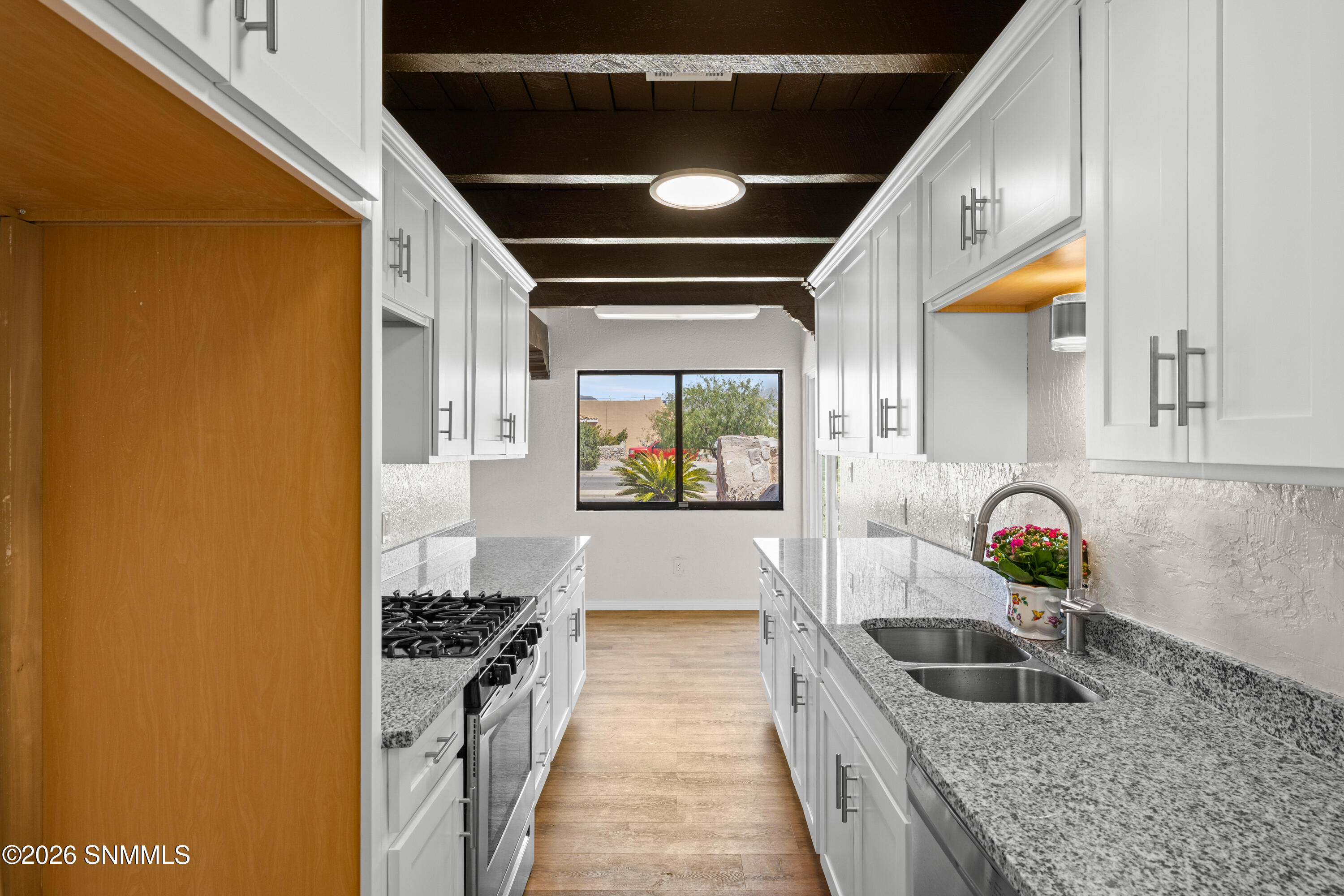 3840-Garnet-MLS-Camera-Guy-10
