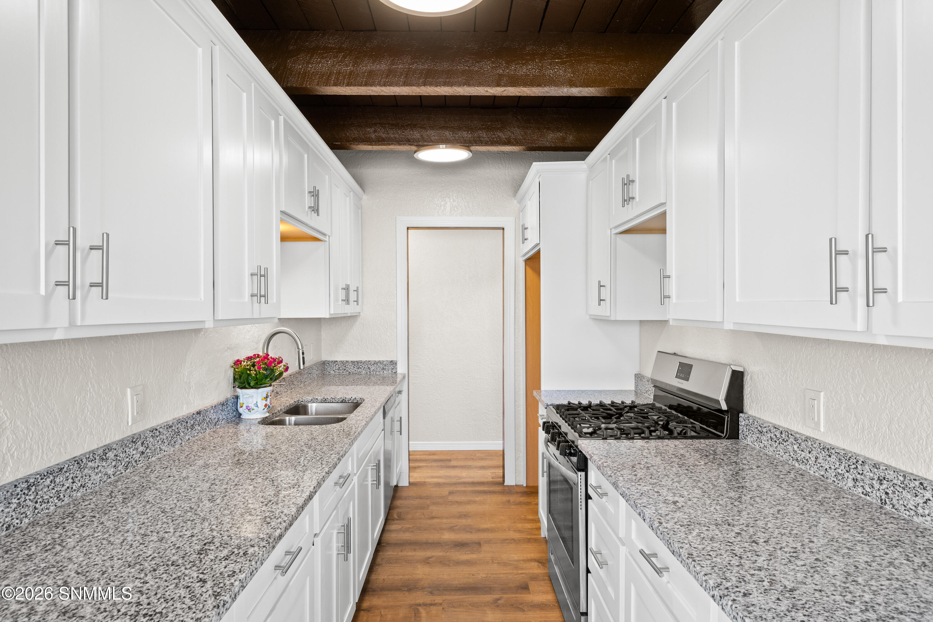 3840-Garnet-MLS-Camera-Guy-11