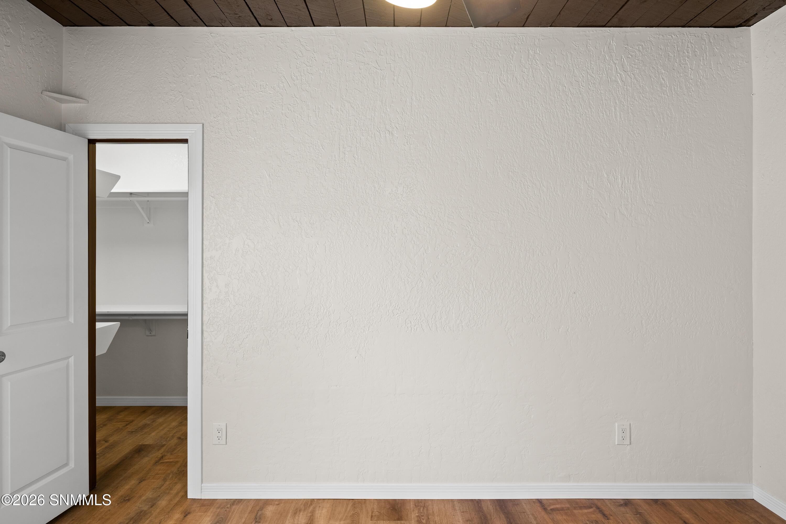 3840-Garnet-MLS-Camera-Guy-14