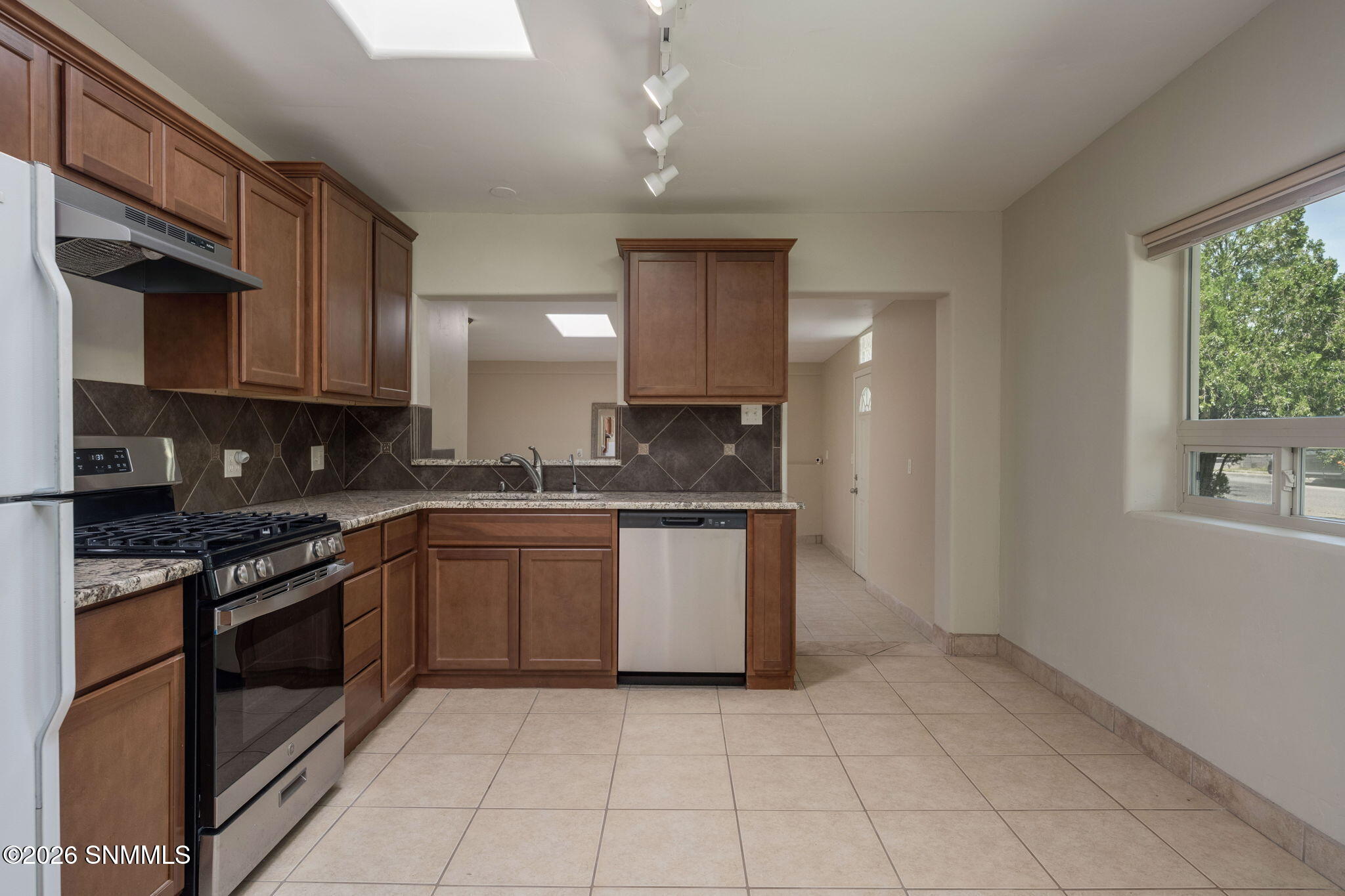 9-web-or-mls-Snappin Homes (Palmer425)-9