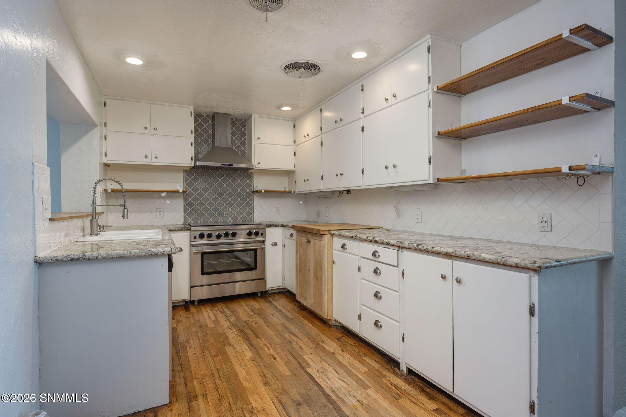 10-web-or-mls-Snappin Homes (Roberts160)