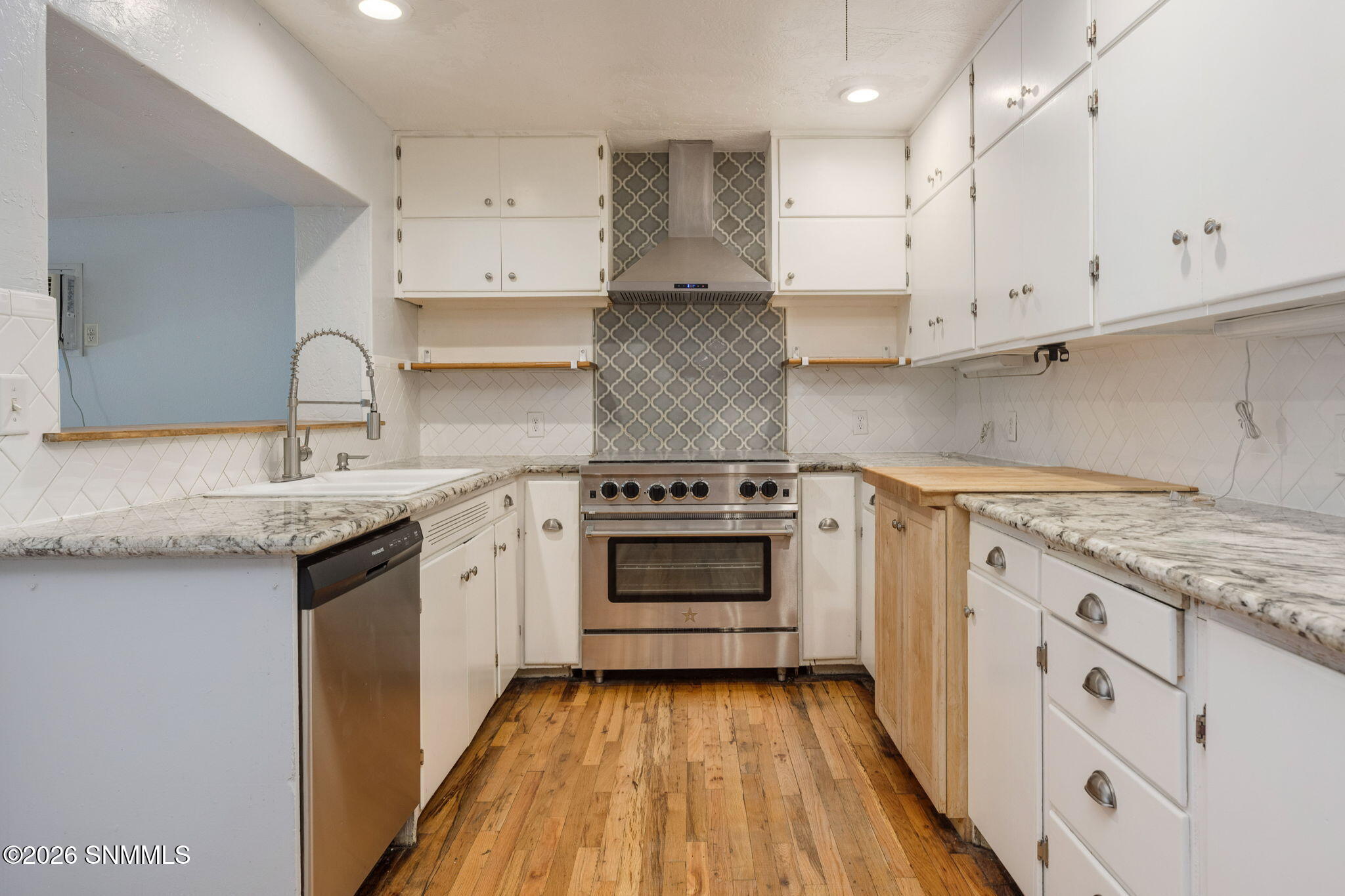 11-web-or-mls-Snappin Homes (Roberts160)