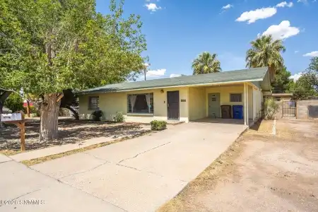 160 Roberts Drive, Las Cruces, New Mexico 88005, 3 Bedrooms Bedrooms, ,1 BathroomBathrooms,Residential,For Sale,Roberts,2602517