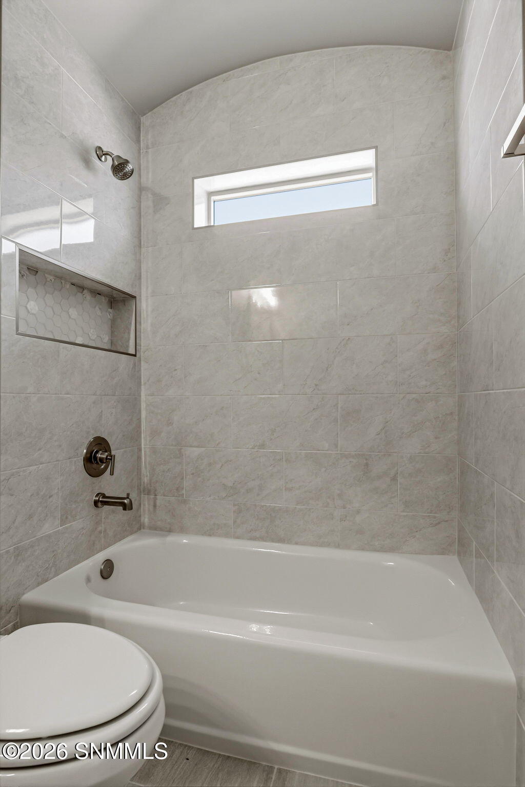 Guest Tub/Shower