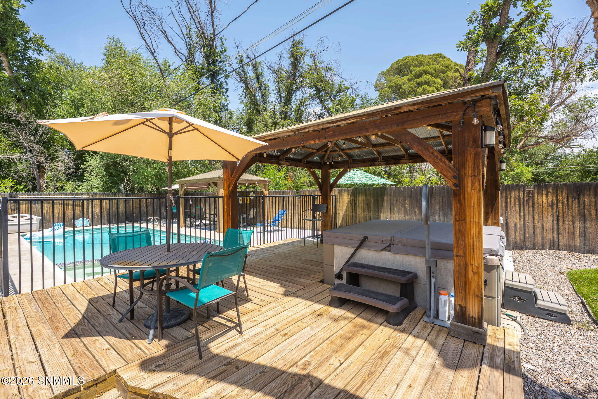 27-web-or-mls-Snappin Homes (East3305)-2