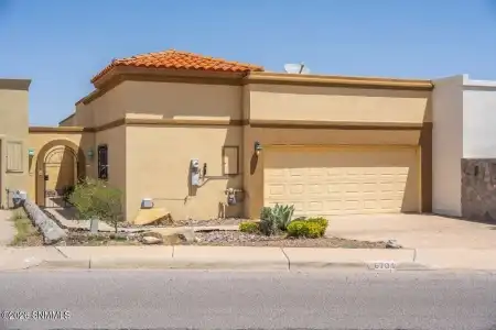 6704 Camino Blanco, Las Cruces, New Mexico 88007, 3 Bedrooms Bedrooms, ,2 BathroomsBathrooms,Residential,For Sale,Camino Blanco,2602537