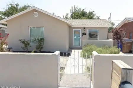 1270 Mountain Avenue, Las Cruces, New Mexico 88001, 3 Bedrooms Bedrooms, ,1 BathroomBathrooms,Residential,For Sale,Mountain,2602538