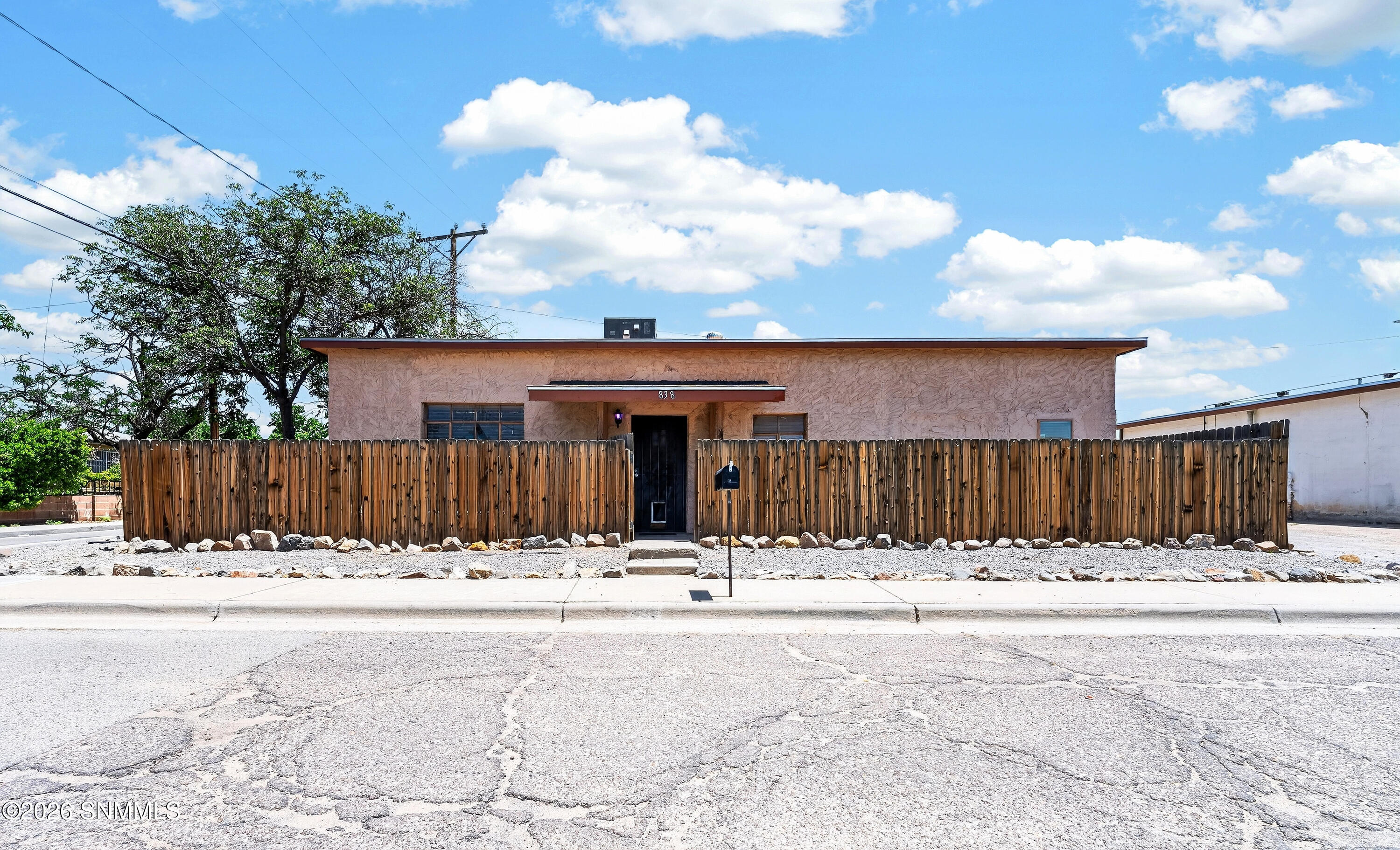 N Manzanita St-1