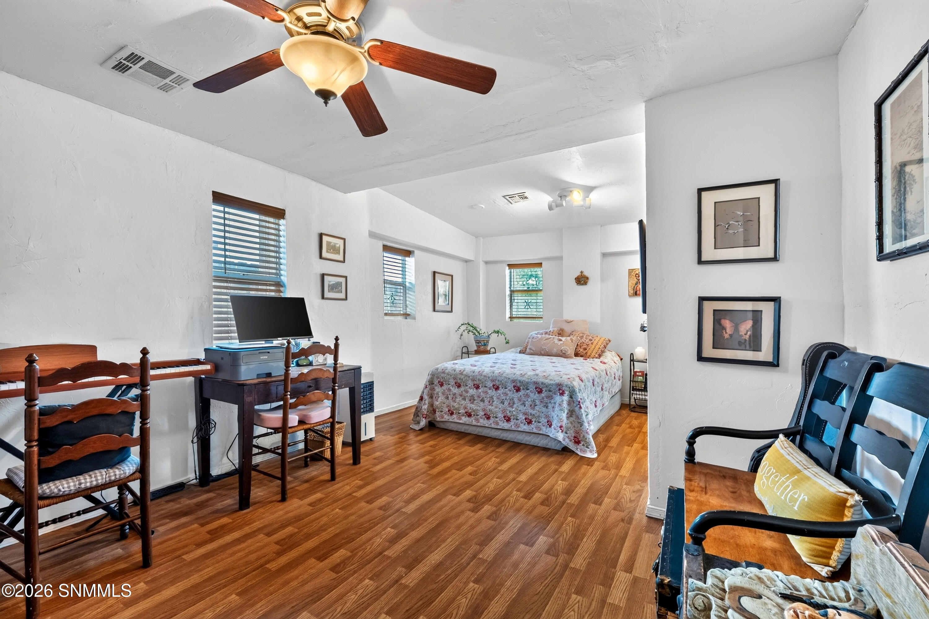 N Manzanita St-17