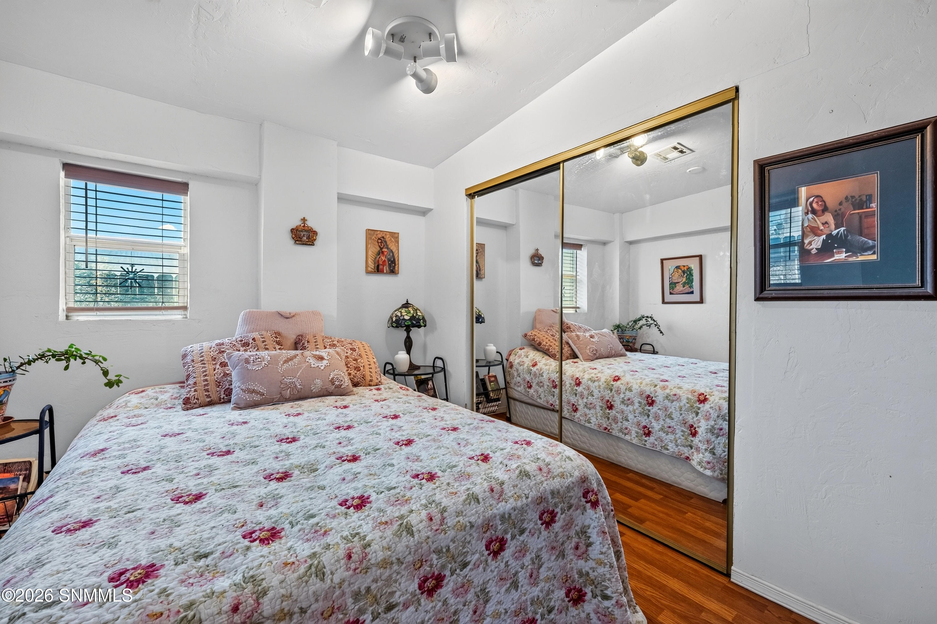N Manzanita St-21