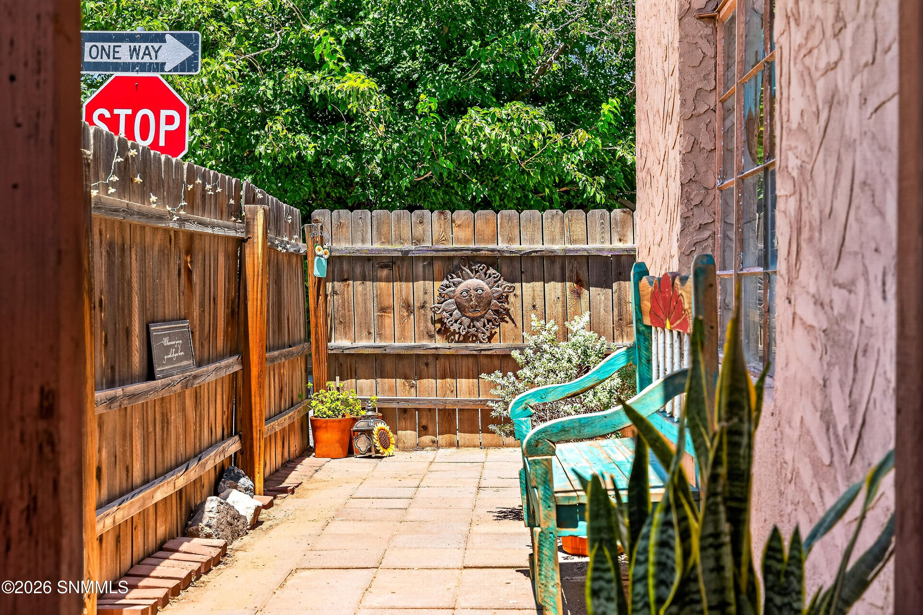 N Manzanita St-4