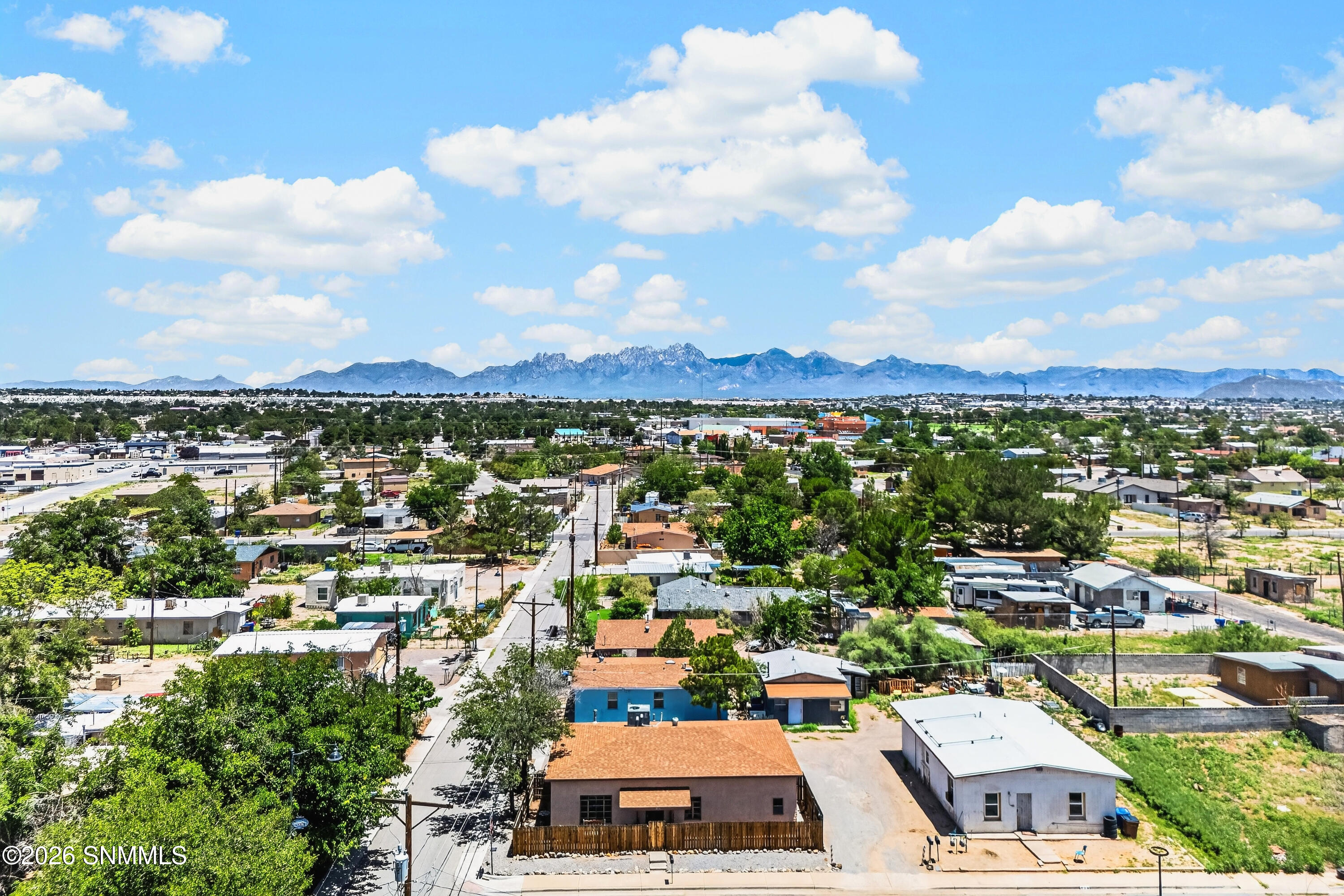 N Manzanita St-31