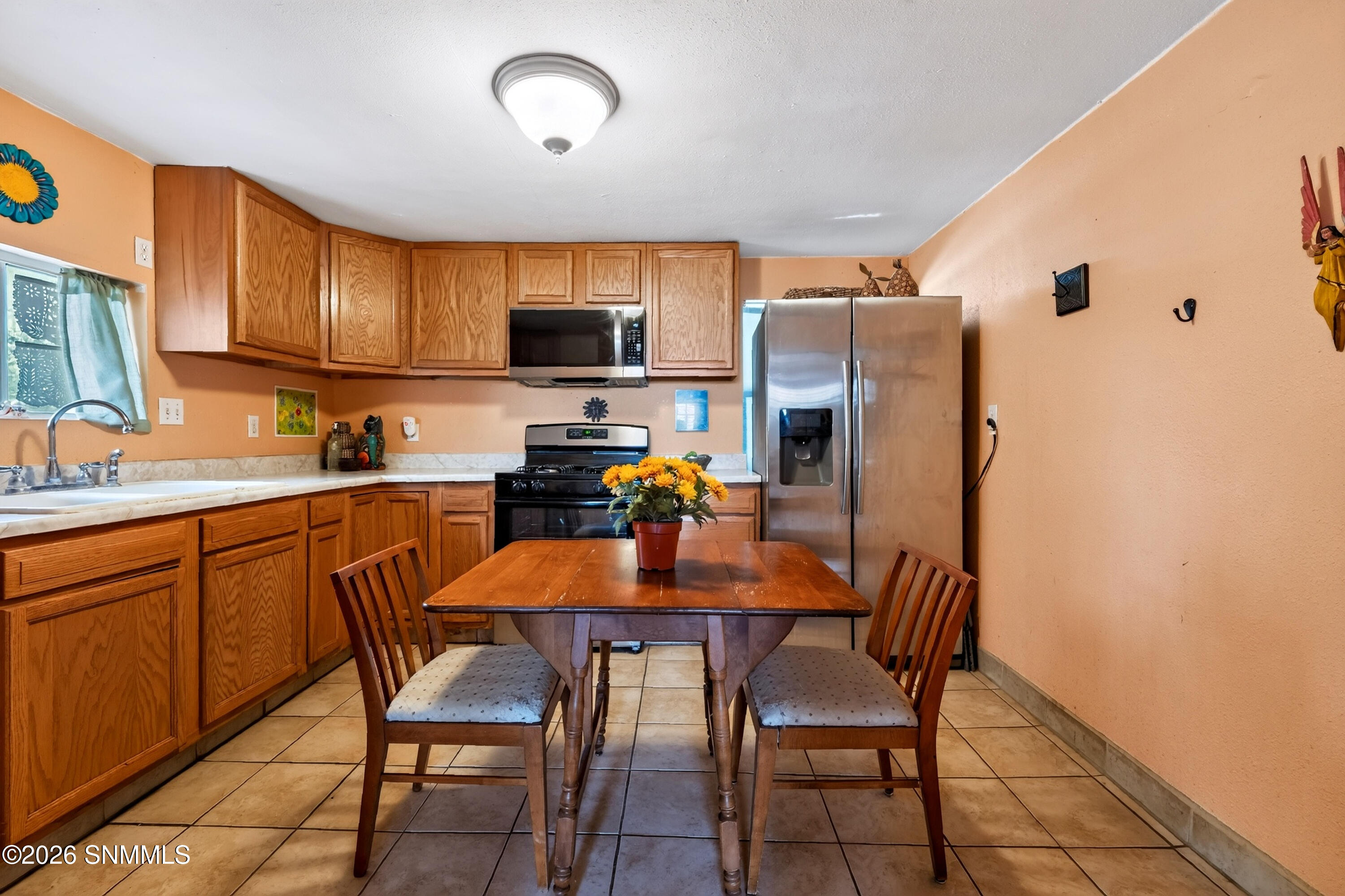 N Manzanita St-10