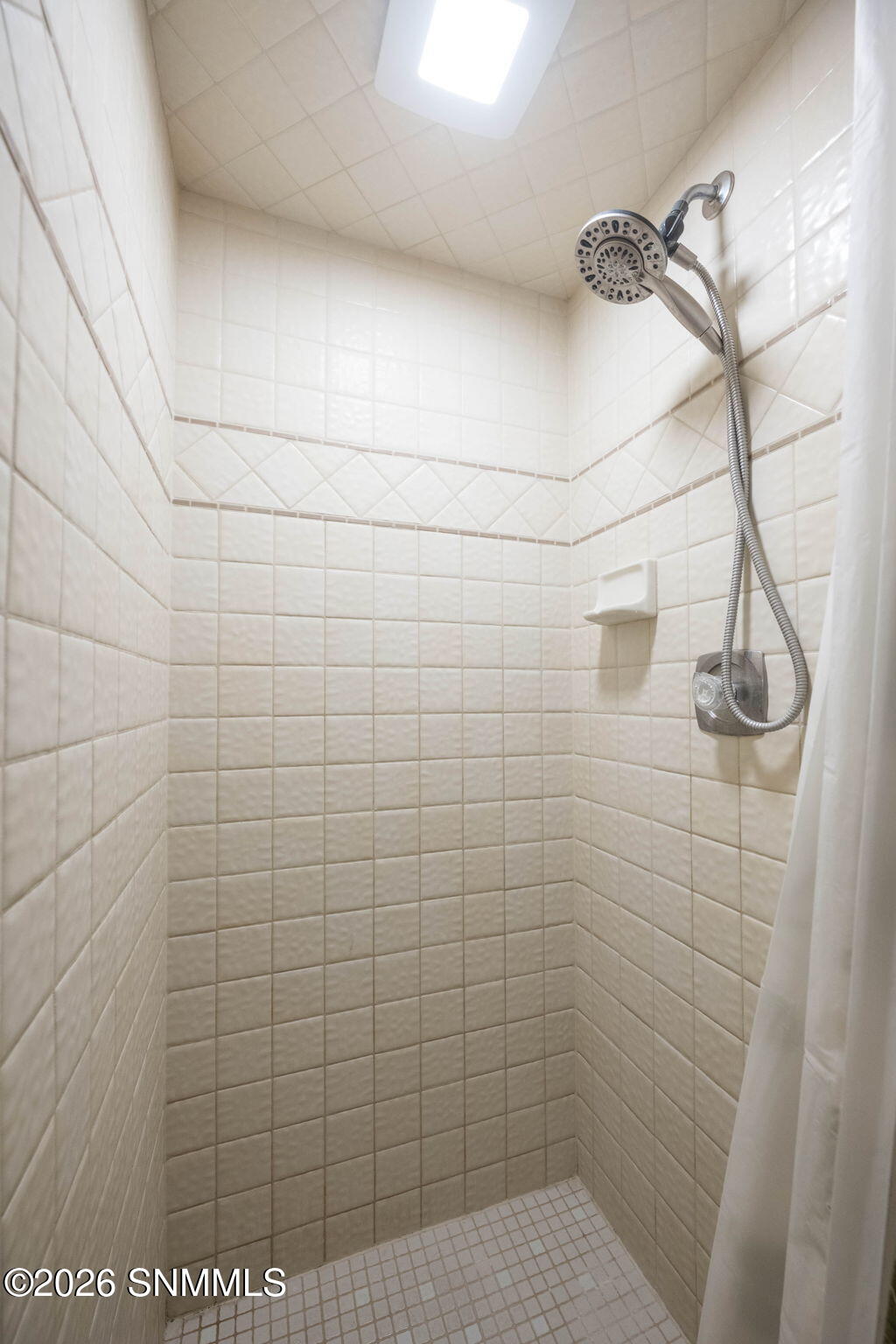 40-web-or-mls-Snappin Homes (Engler820)-
