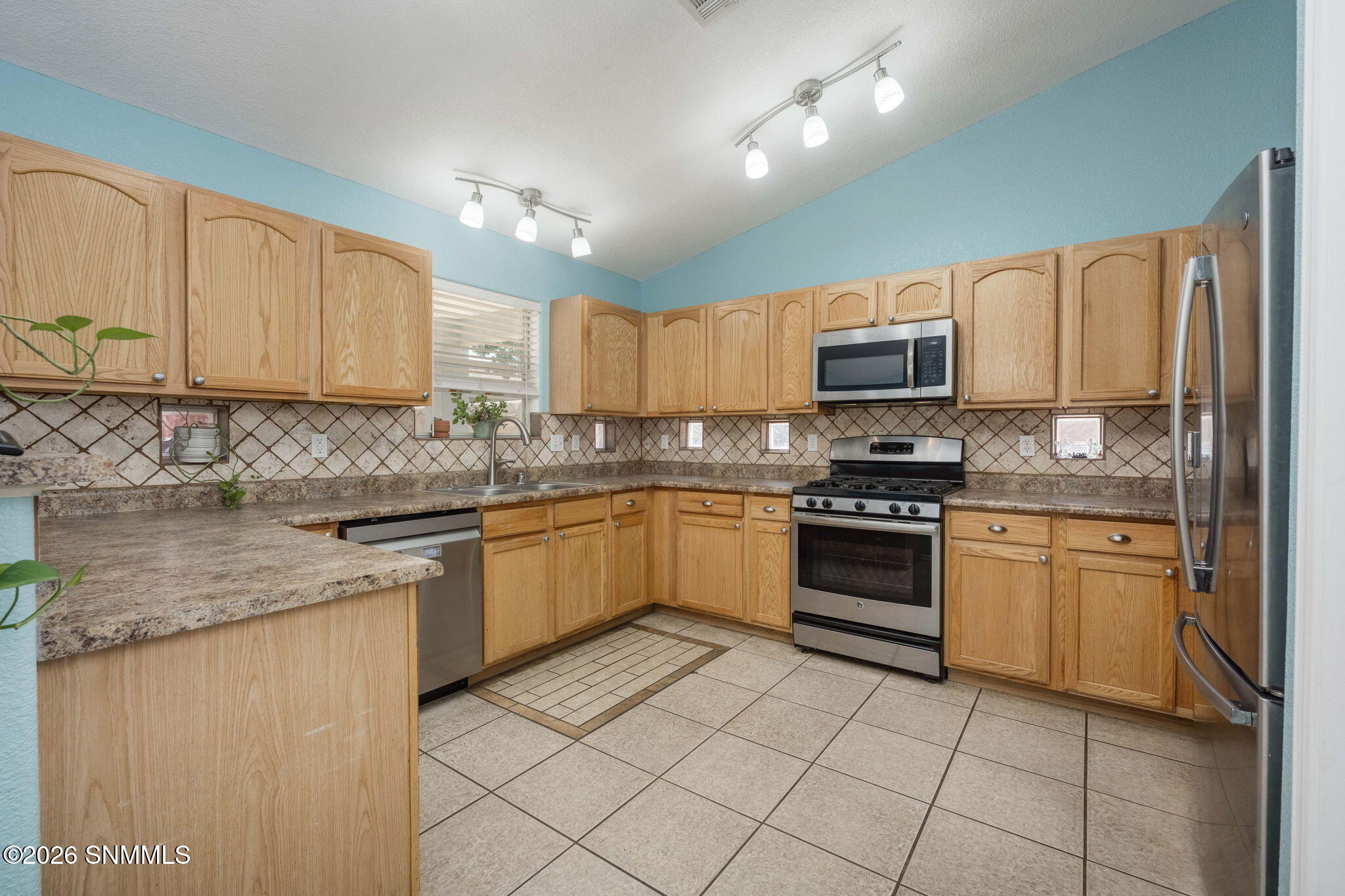 10-web-or-mls-Snappin Homes (StarView593