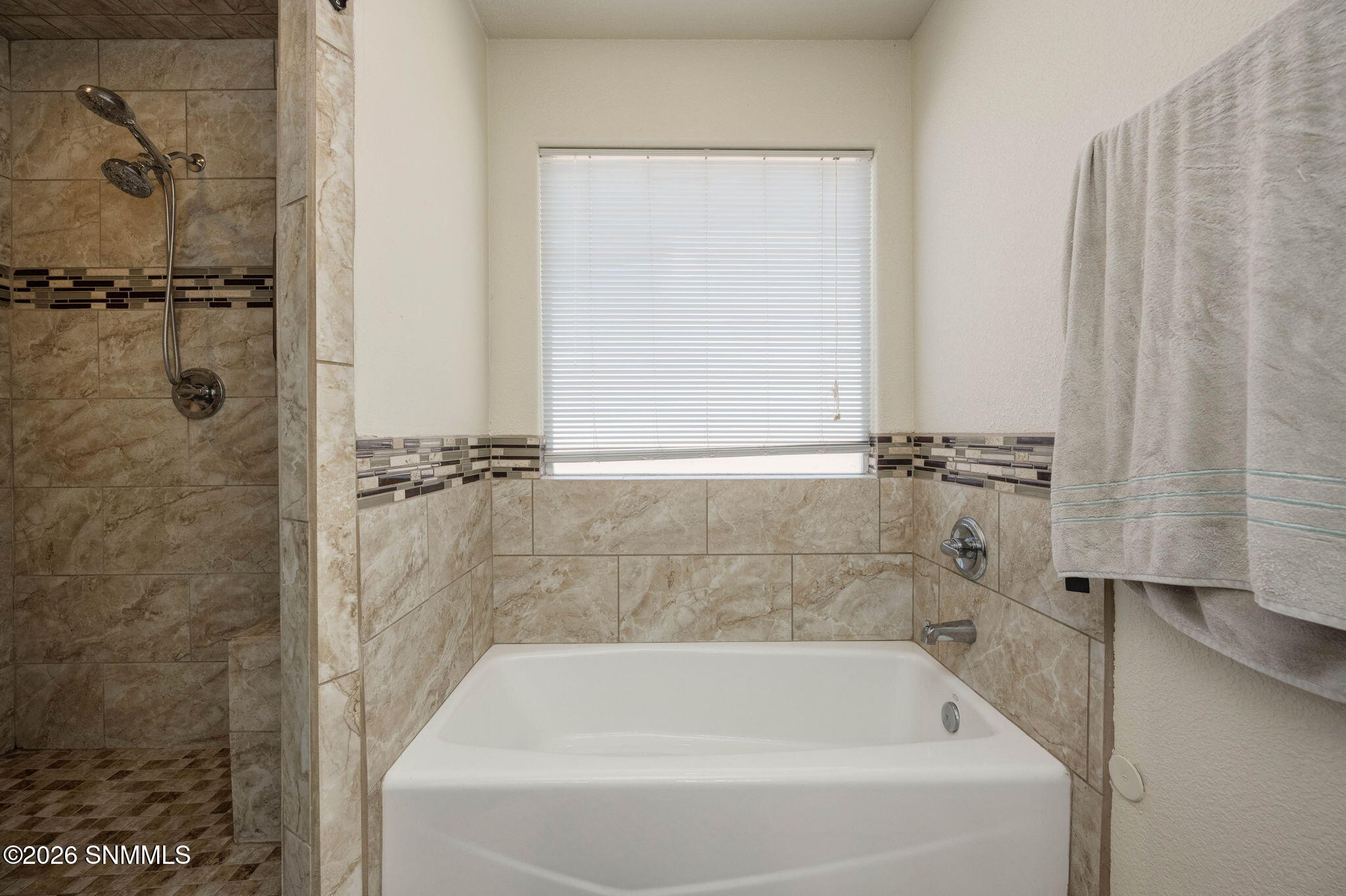 17-web-or-mls-Snappin Homes (StarView593