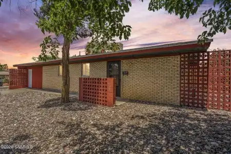 2101 Chilton Drive, Las Cruces, New Mexico 88001, 2 Bedrooms Bedrooms, ,1 BathroomBathrooms,Residential,For Sale,Chilton,2602292