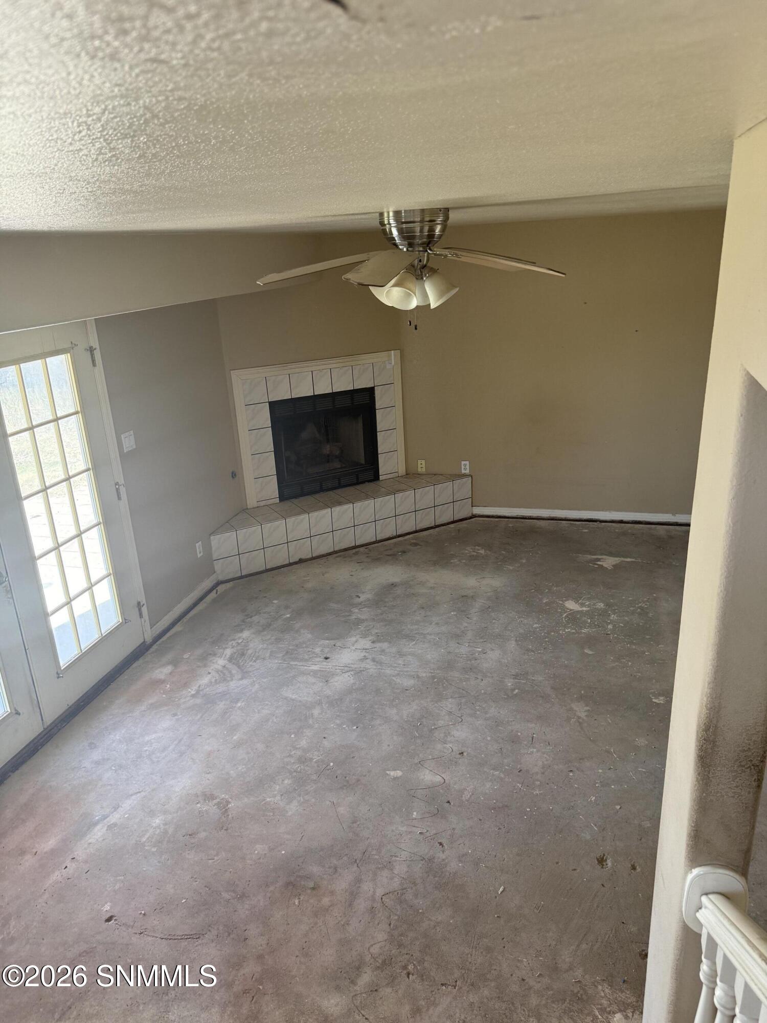 bay family room