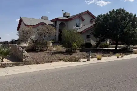 221 Bay Club Drive, Santa Teresa, New Mexico 88008, 3 Bedrooms Bedrooms, ,2 BathroomsBathrooms,Residential,For Sale,Bay Club,2602552