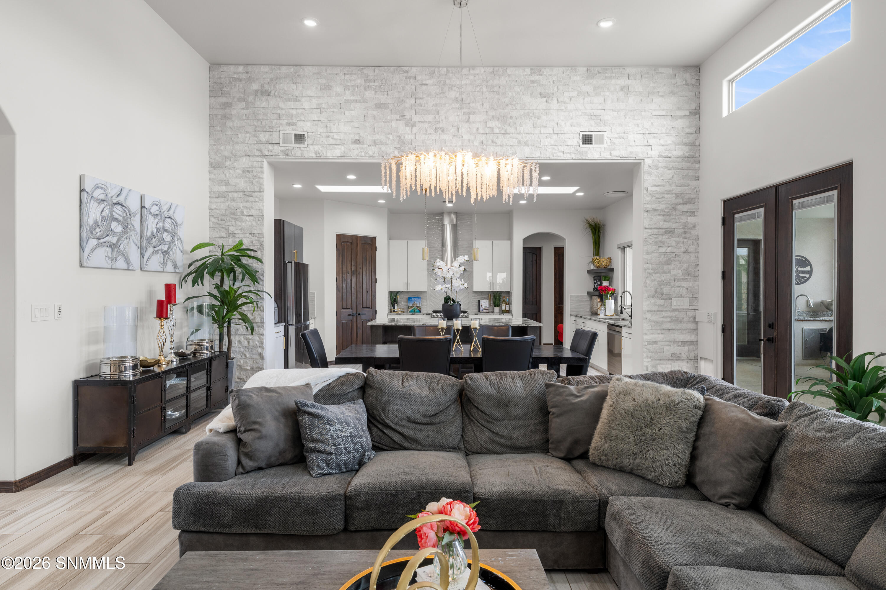 1384-San-Bonifacio-MLS-Camera-Guy-19