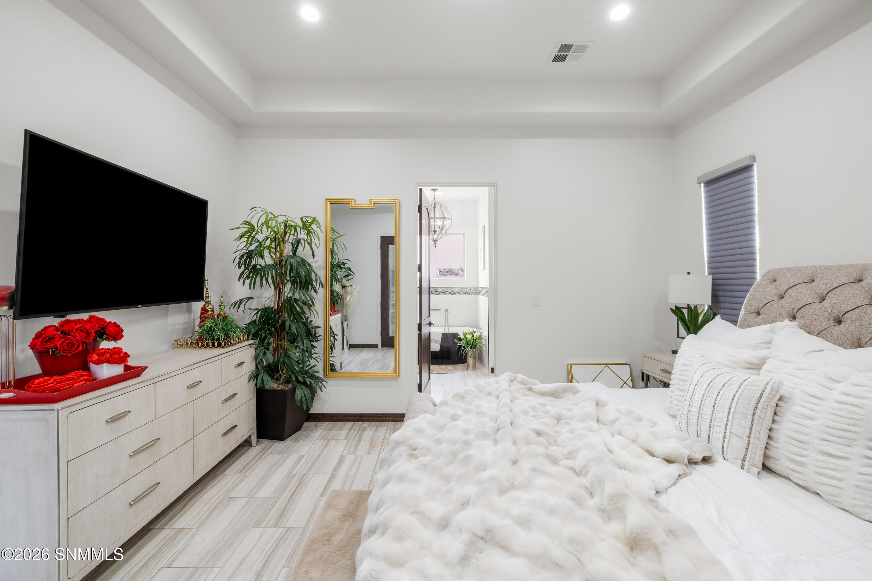 1384-San-Bonifacio-MLS-Camera-Guy-25