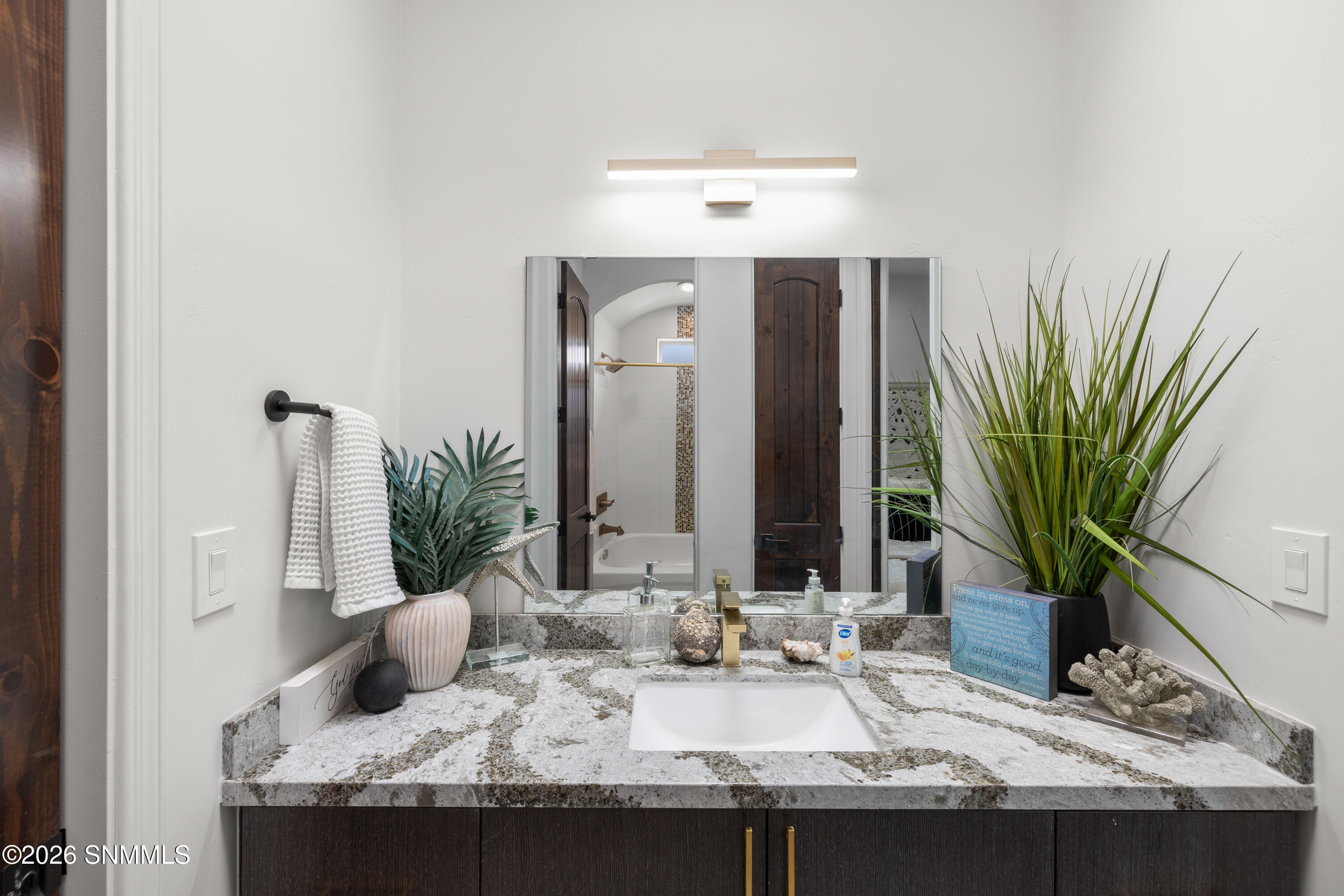 1384-San-Bonifacio-MLS-Camera-Guy-41