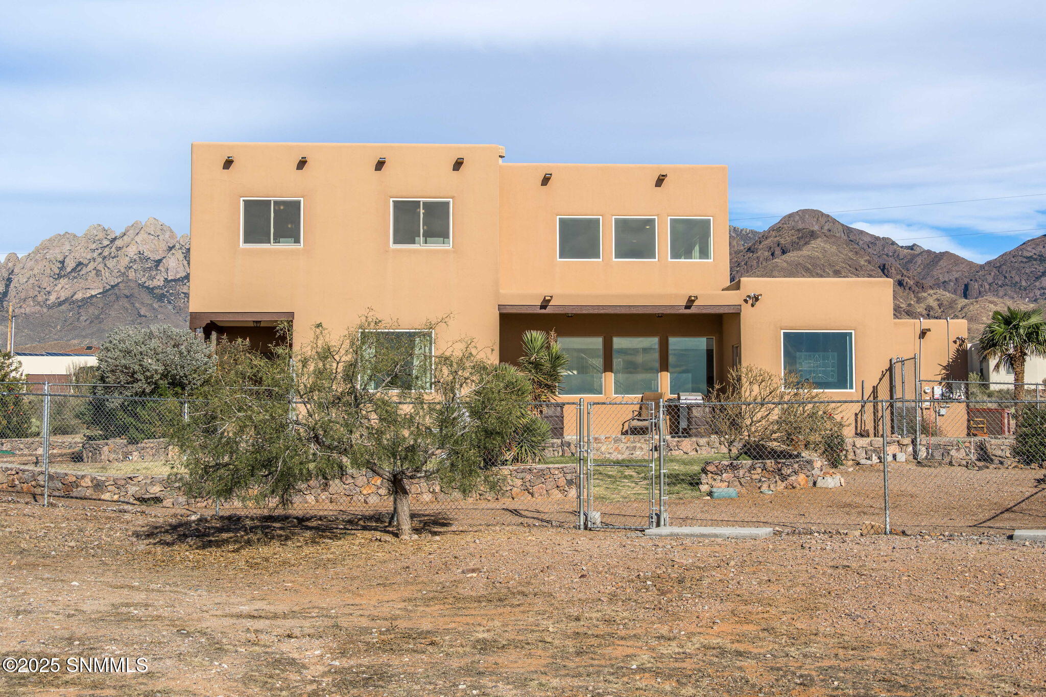 Back Exterior Mtn View