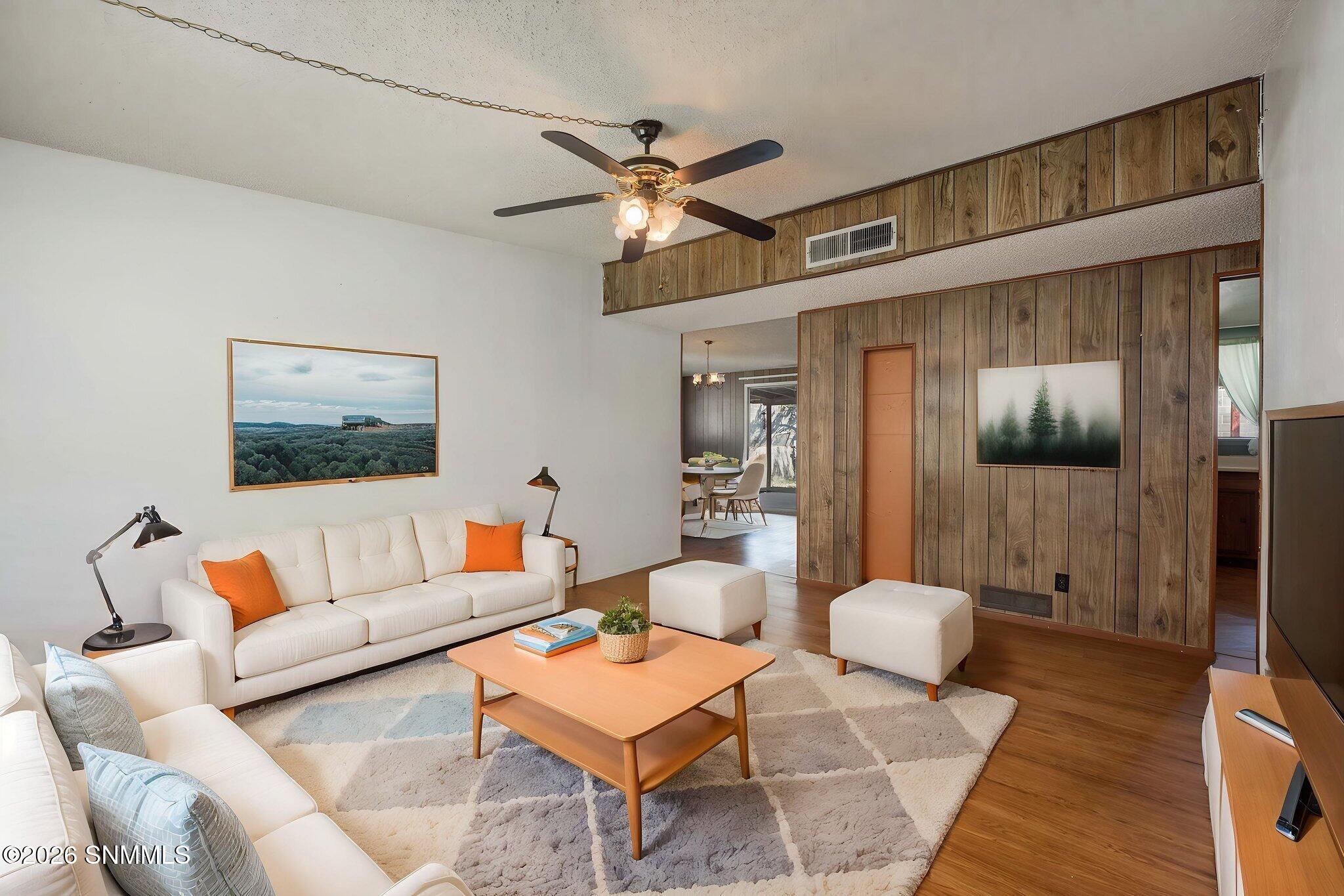 5-web-or-mls-Snappin Homes (Idaho2329)-4