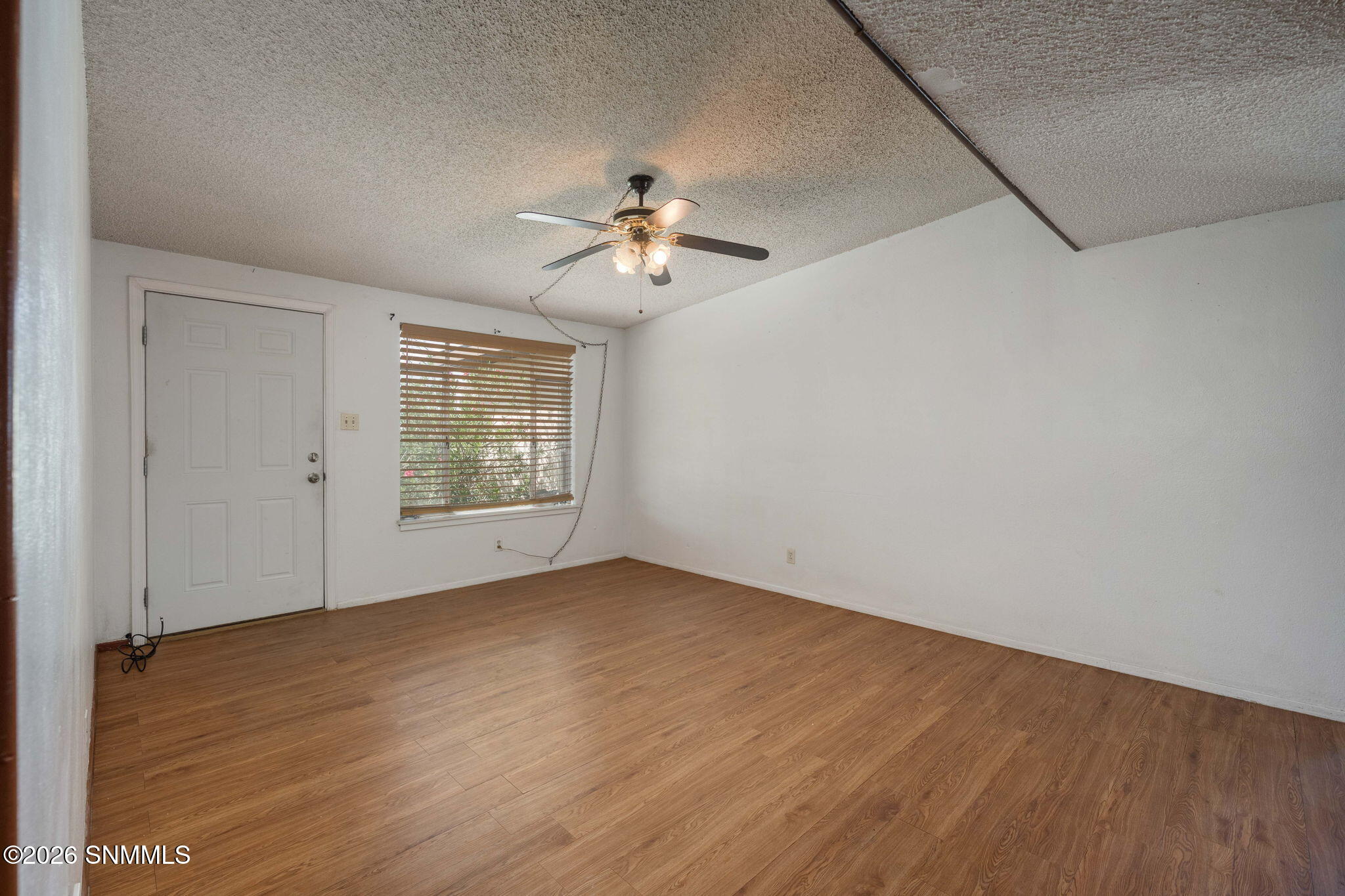 6-web-or-mls-Snappin Homes (Idaho2329)-5